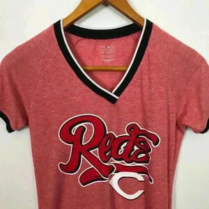 MLB Cincinnati Reds Women V-Neck Medium Red Top